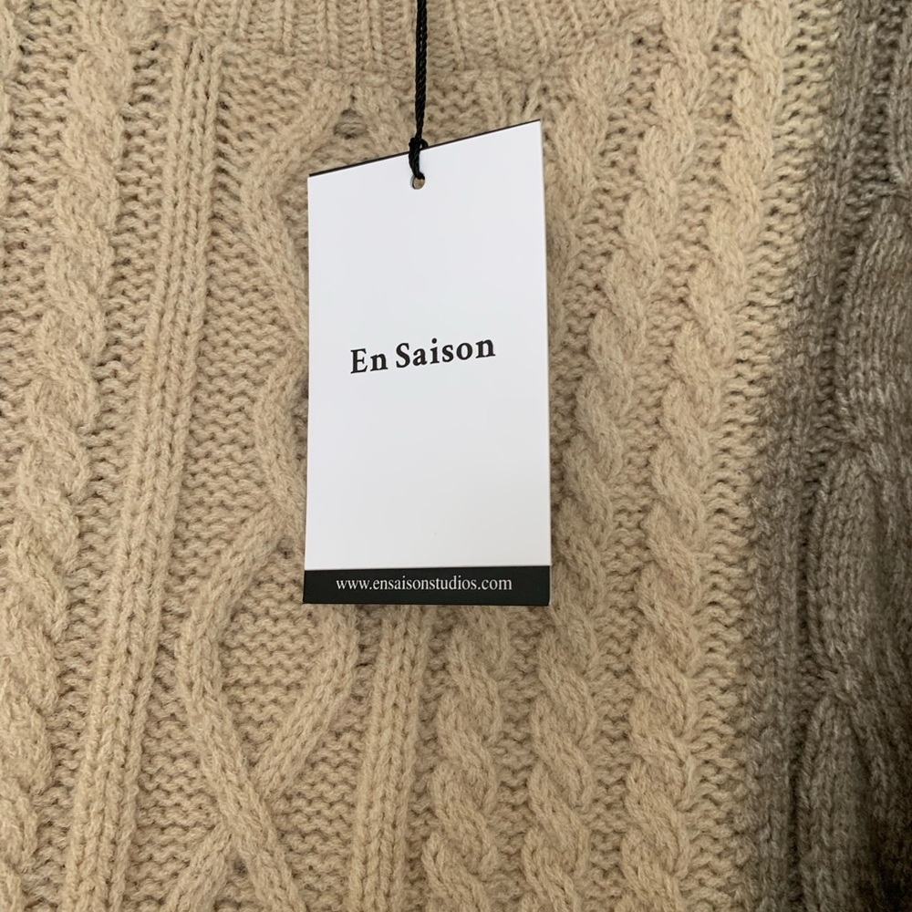 En Saison Harper Sweater - Picture 2 of 9